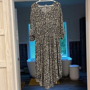 XXL Time and Tru Black and Floral Print Dress